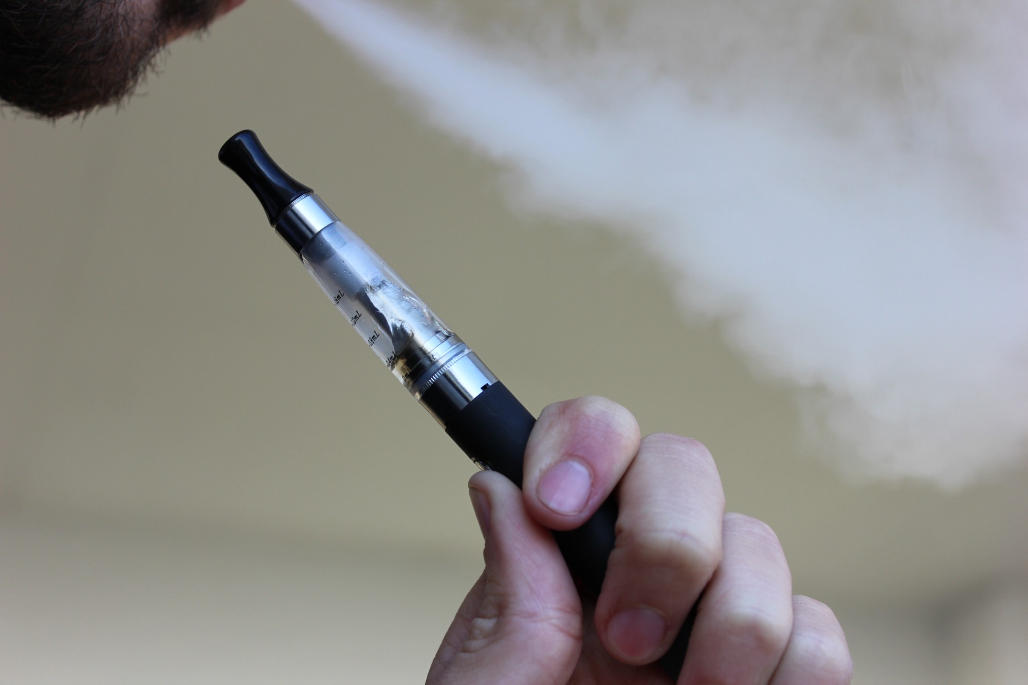 PG and VG e-liquid bottles showing different vape juice ratios